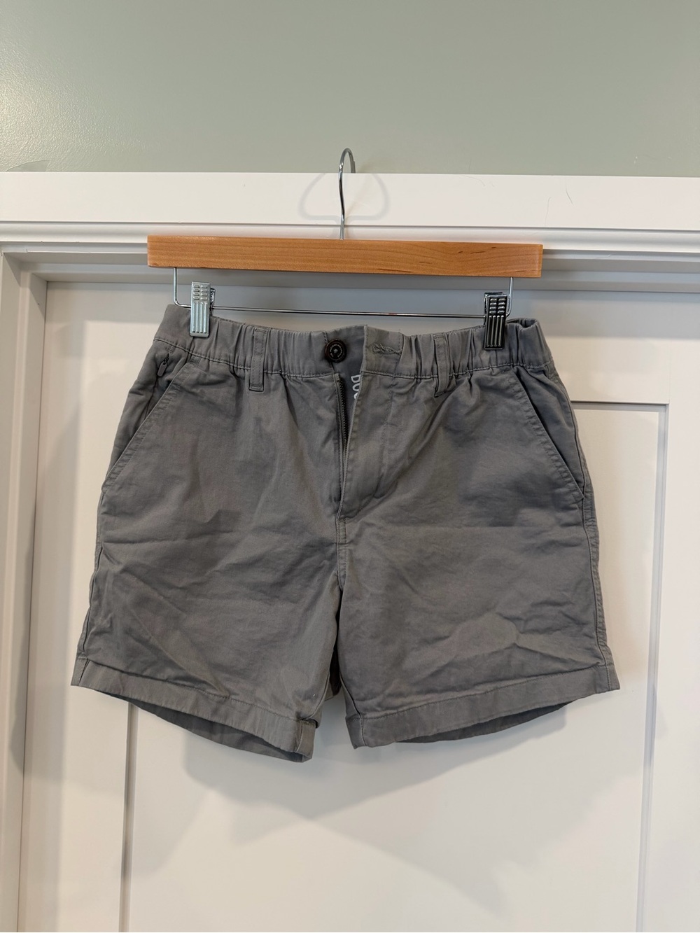 Chubbies Men’s Small 5.5” inseam Gray Cotton Flat Front Shorts